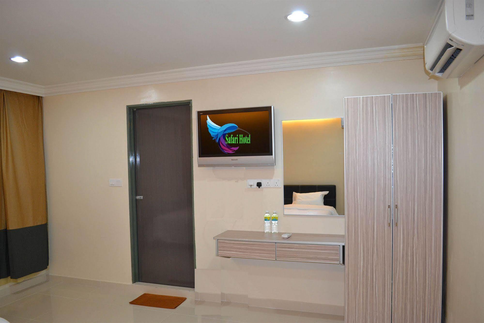 Safari Hotel 2*
