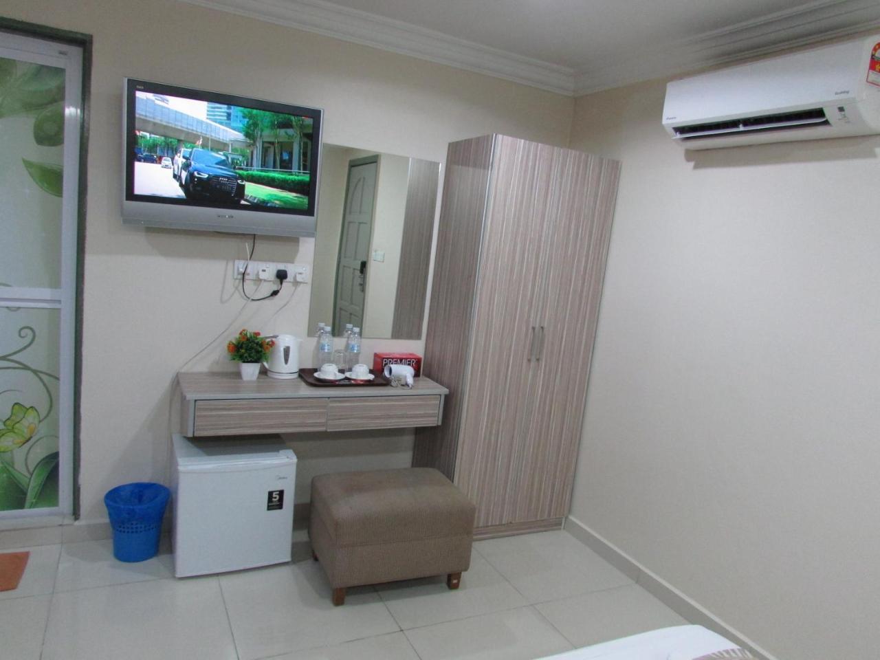 Safari Hotel 2*